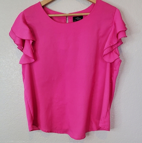 💚5/$25 Milk & Honey Bright Pink Ruffle Short Sleeve Top Blouse Size Medium - Picture 2 of 5
